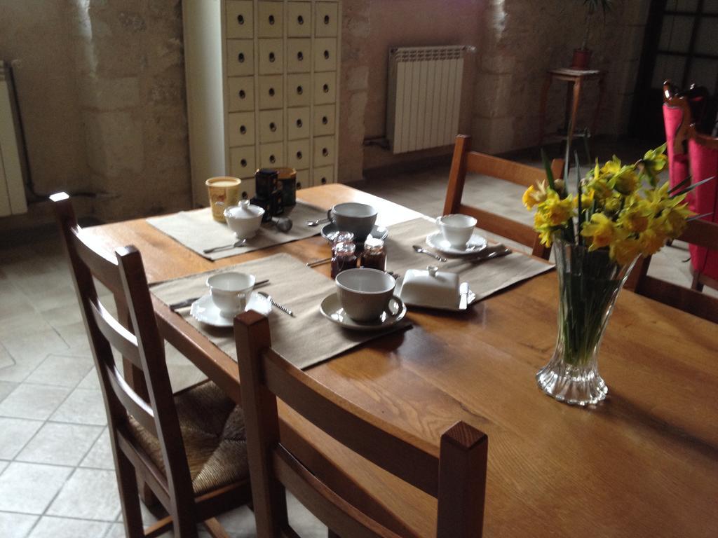 La Marelle Bed & Breakfast Avrille-les-Ponceaux Bagian luar foto